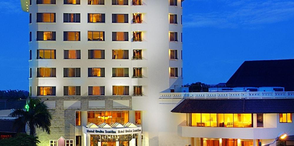 Santika Premiere Hotel 4*