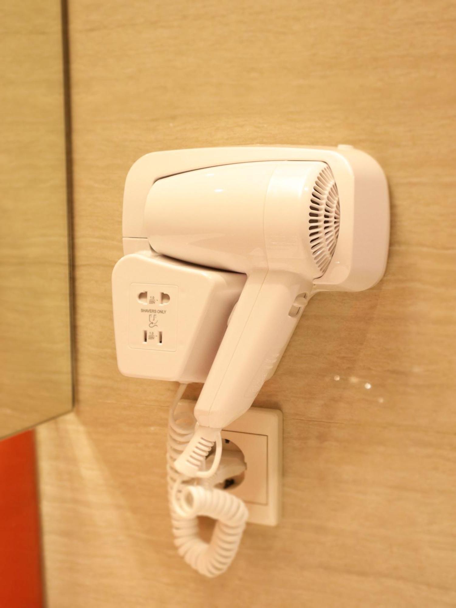 Hotel Santika Premiere