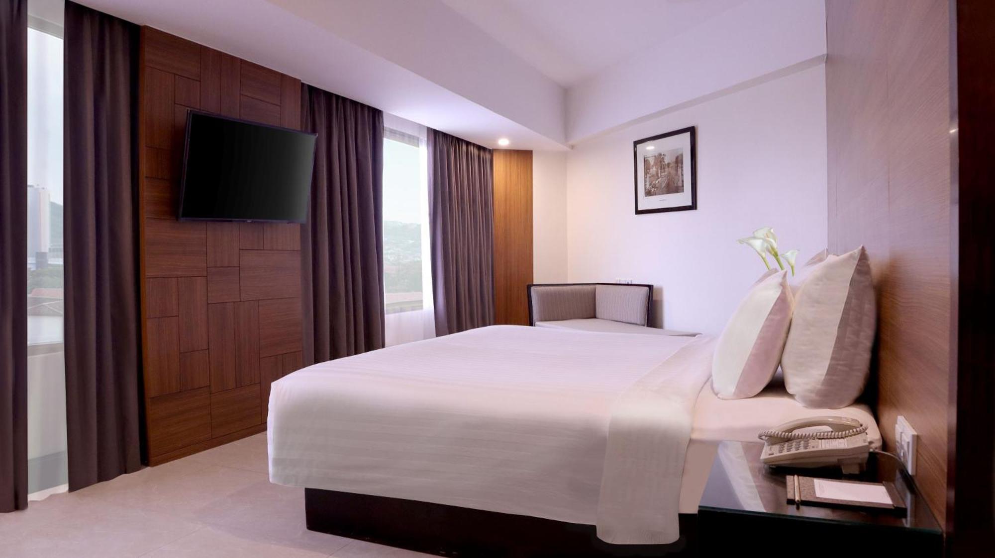 Santika Premiere Hotel