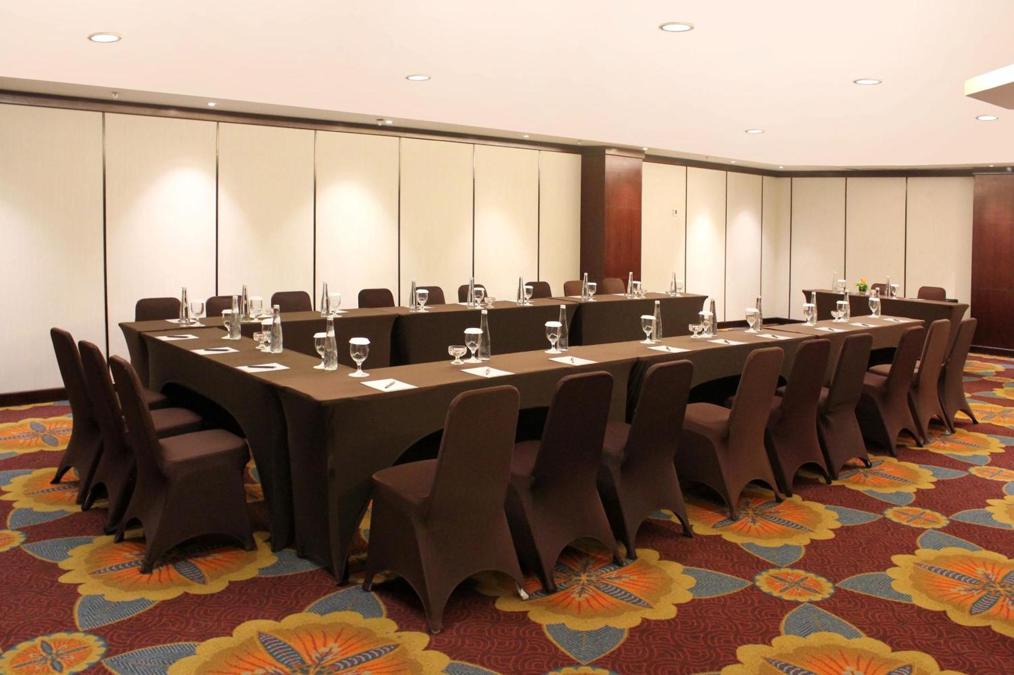 Santika Premiere Hotel